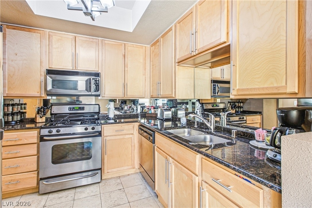 210 E Flamingo Road - Photo 7