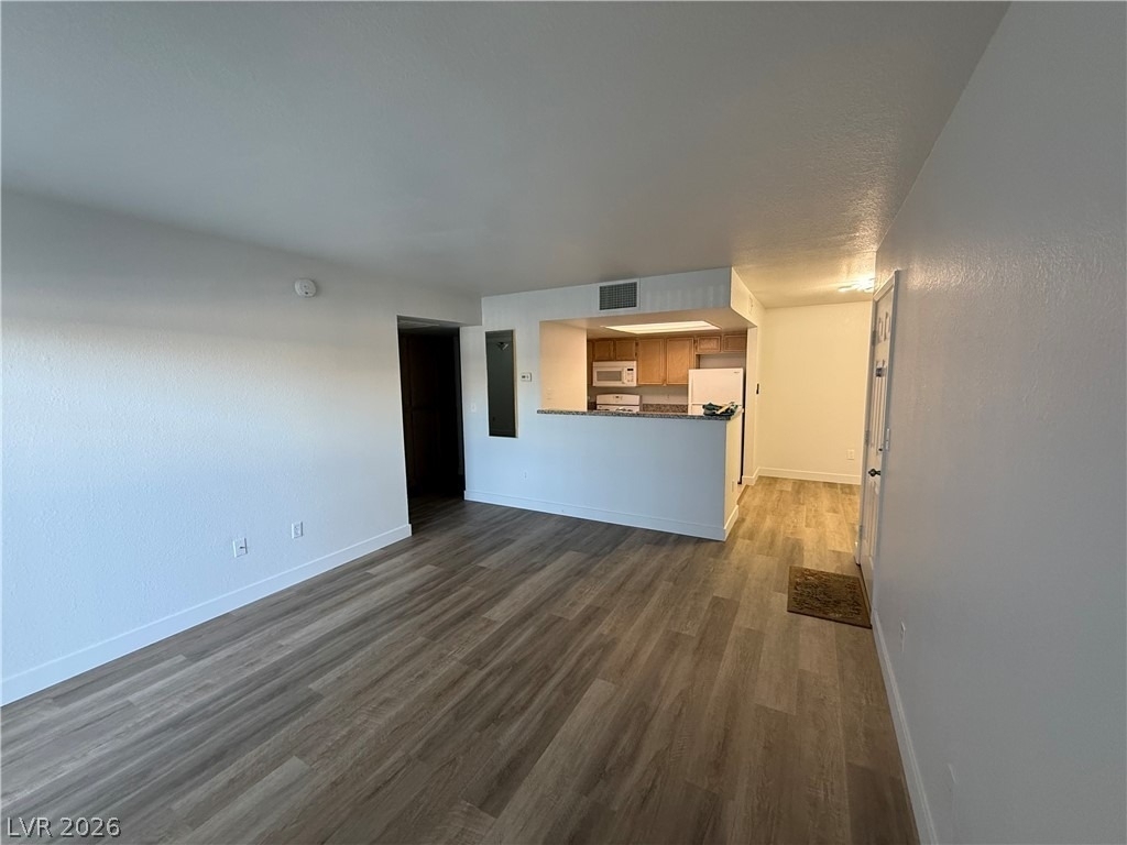 8070 W Russell Road - Photo 3