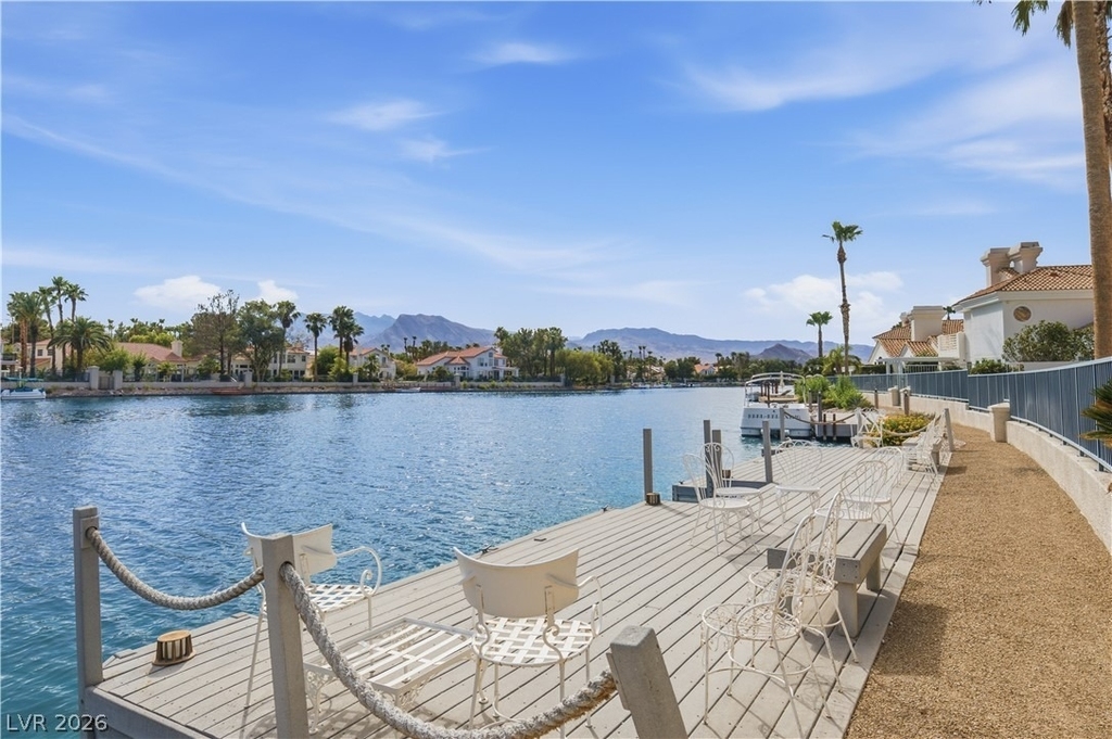 2933 Harbor Cove Drive - Photo 2