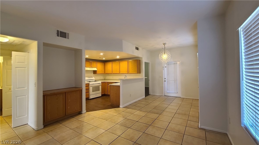 9580 W Reno Avenue - Photo 2