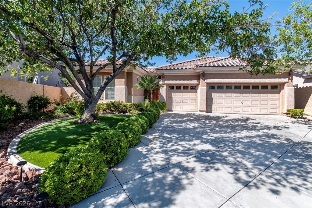 305 Corsicana Street - Photo 2