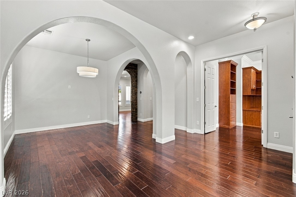 305 Corsicana Street - Photo 11