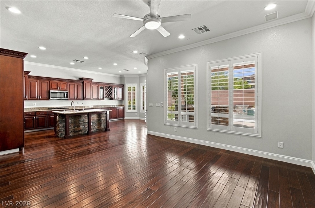 305 Corsicana Street - Photo 13
