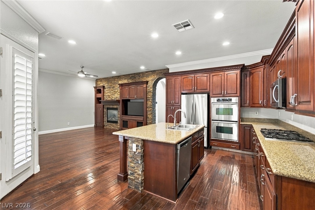 305 Corsicana Street - Photo 17