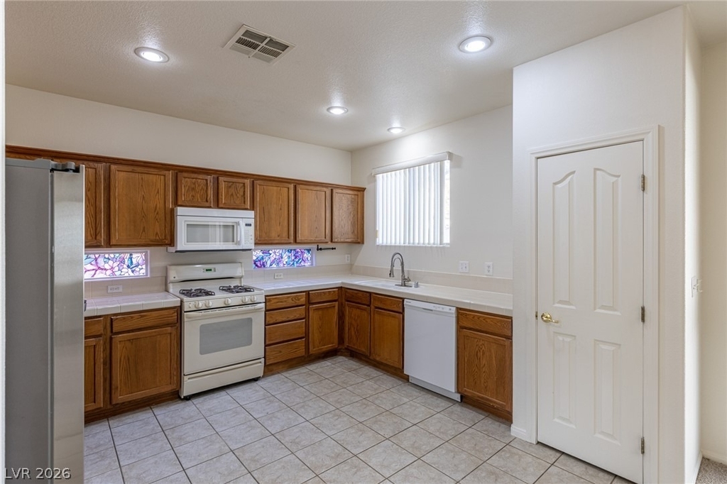 98 Glendive Street - Photo 27
