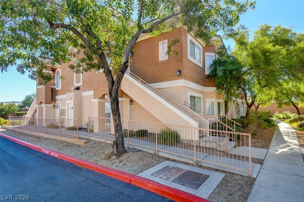 830 Carnegie Street - Photo 0