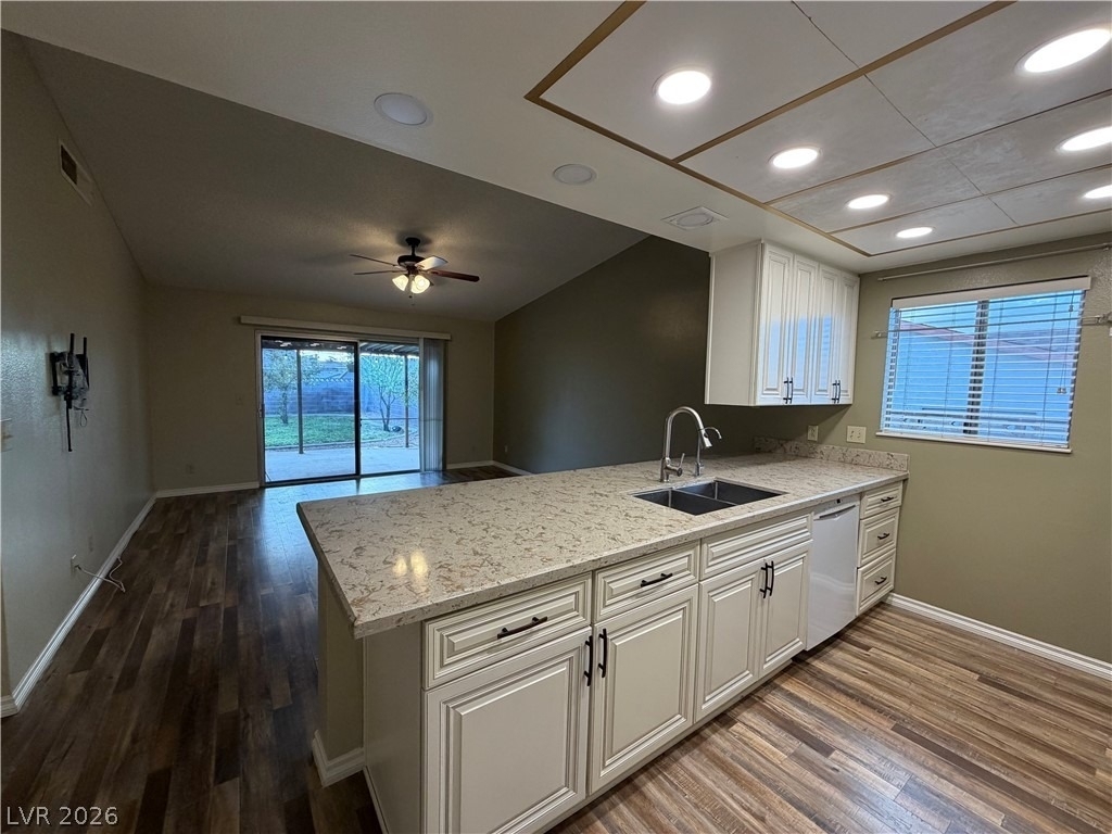 1321 Elsa Way - Photo 11