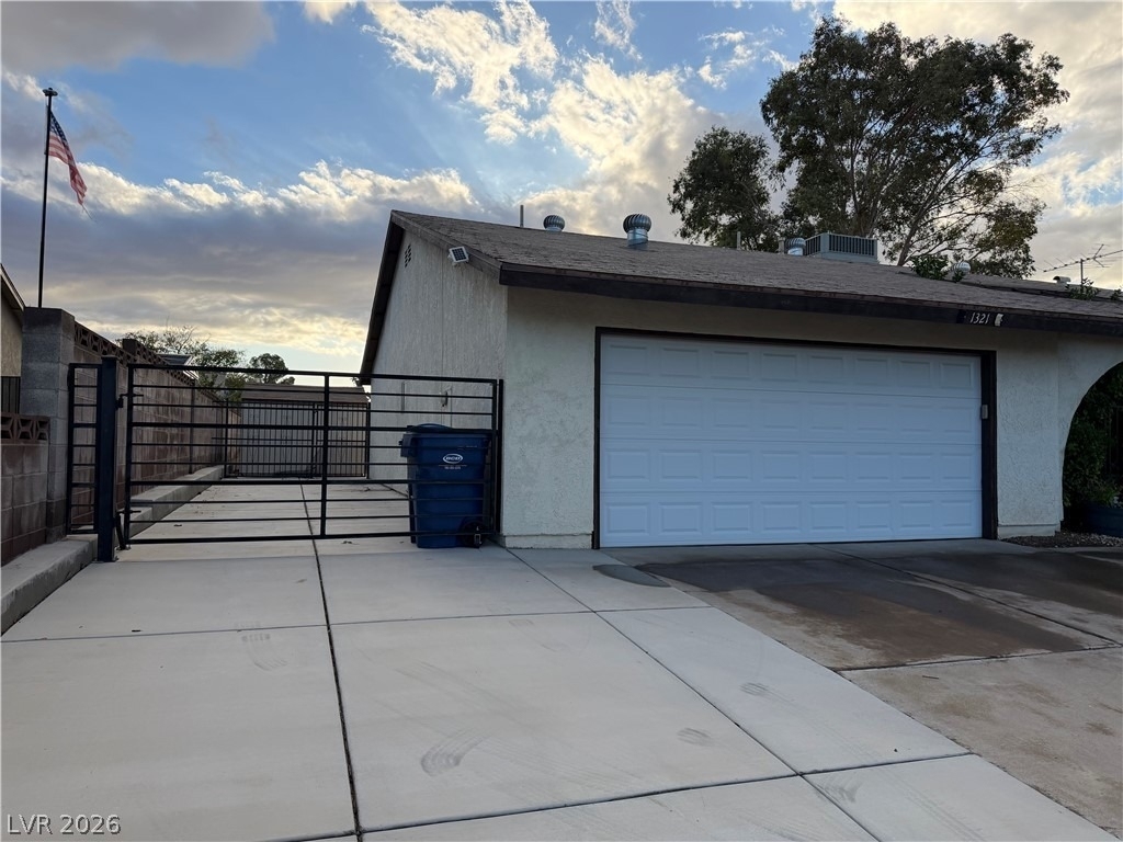 1321 Elsa Way - Photo 3