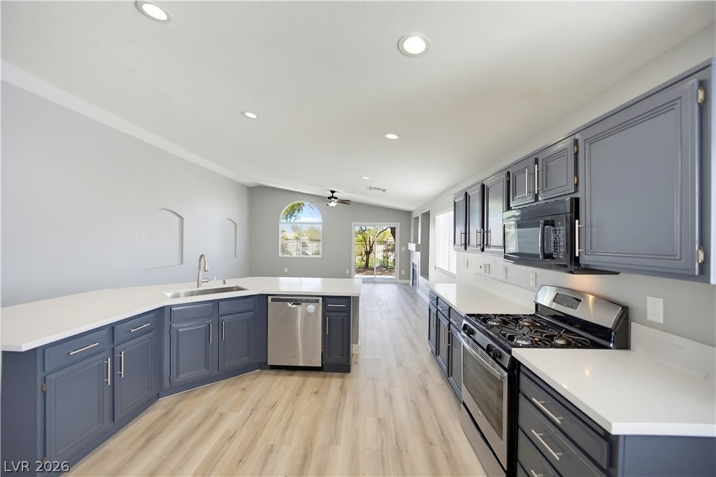 1421 Morning Crescent Street - Photo 14