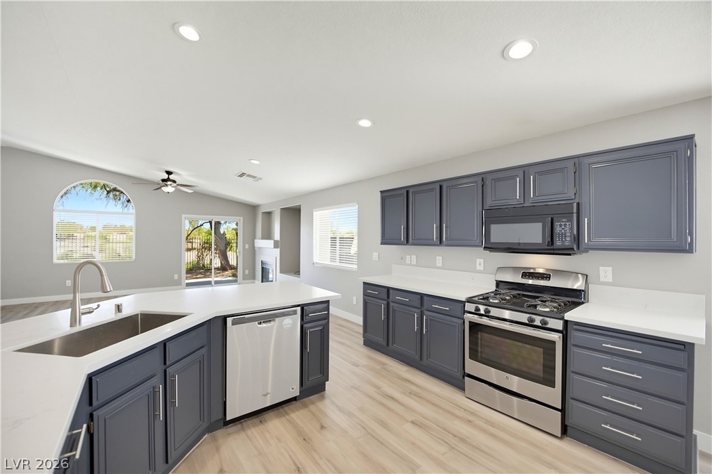 1421 Morning Crescent Street - Photo 17