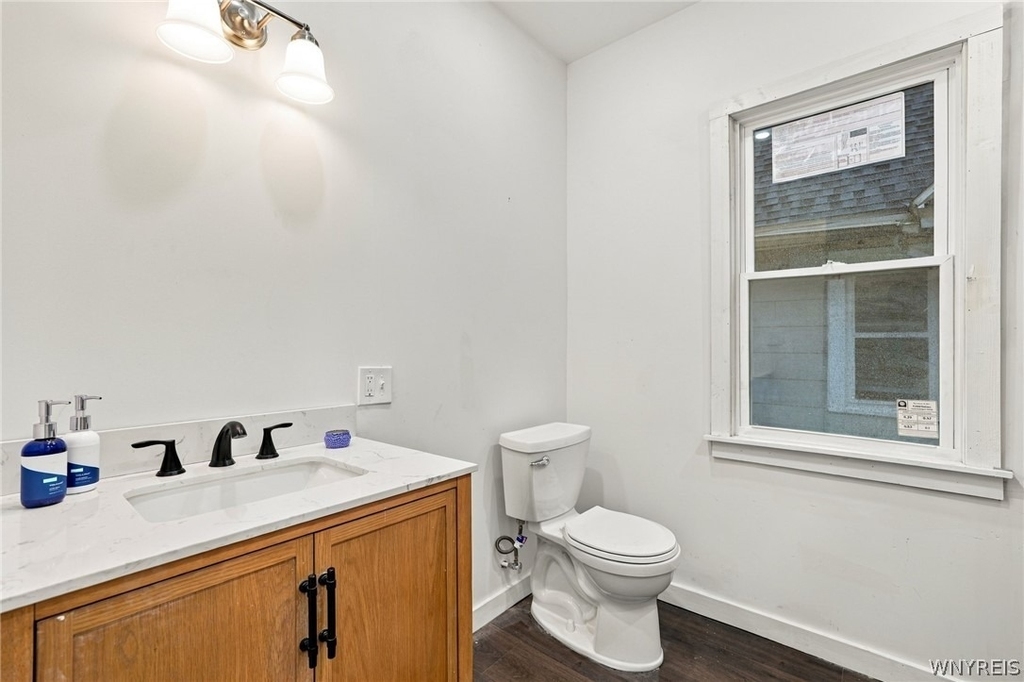 361 Marilla St (upper) - Photo 13
