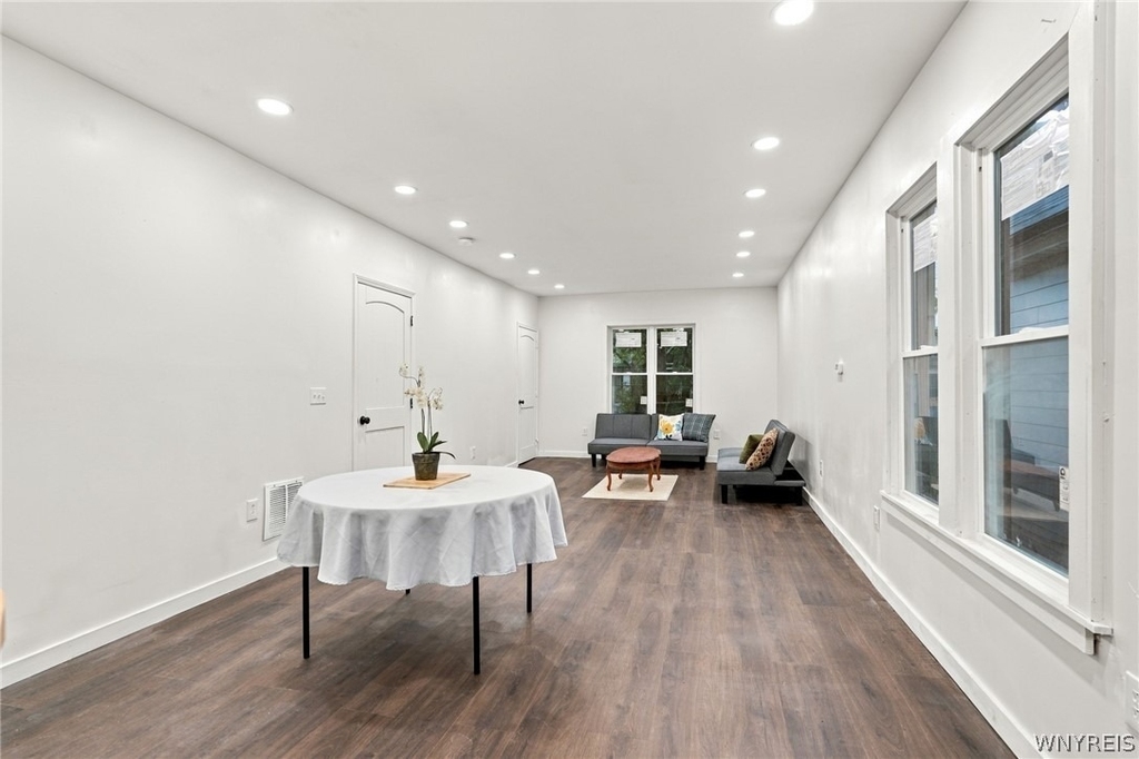 361 Marilla St (upper) - Photo 6