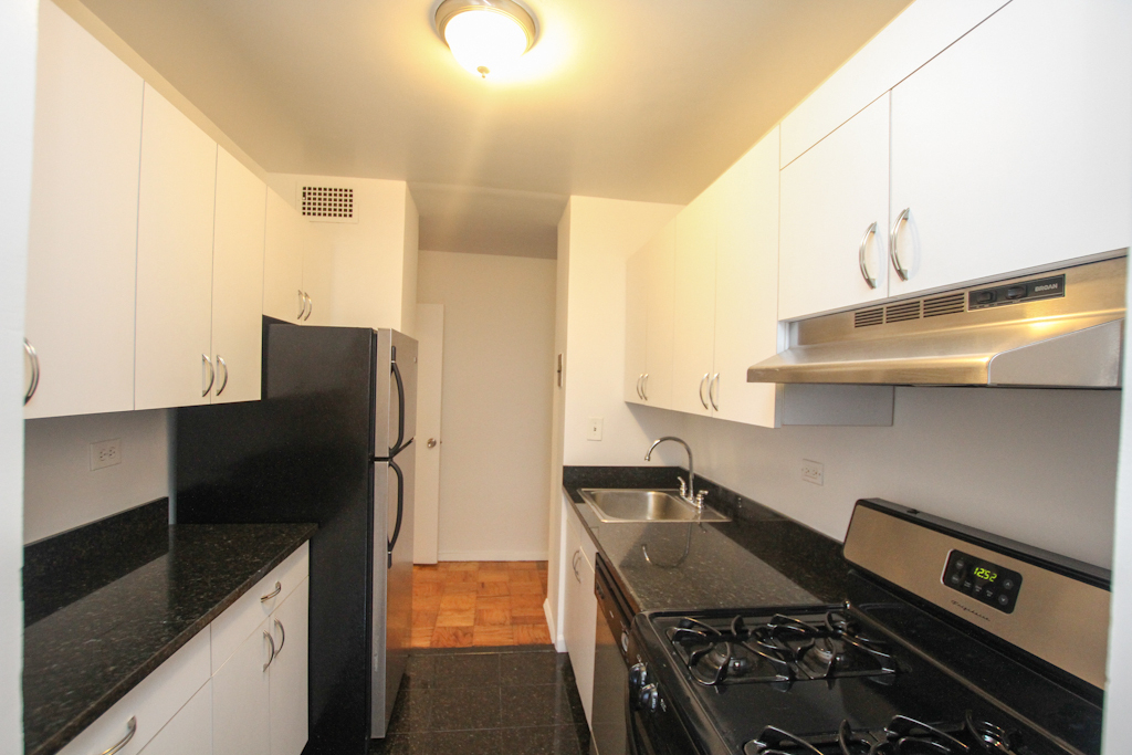 East 88th Street - Photo 4