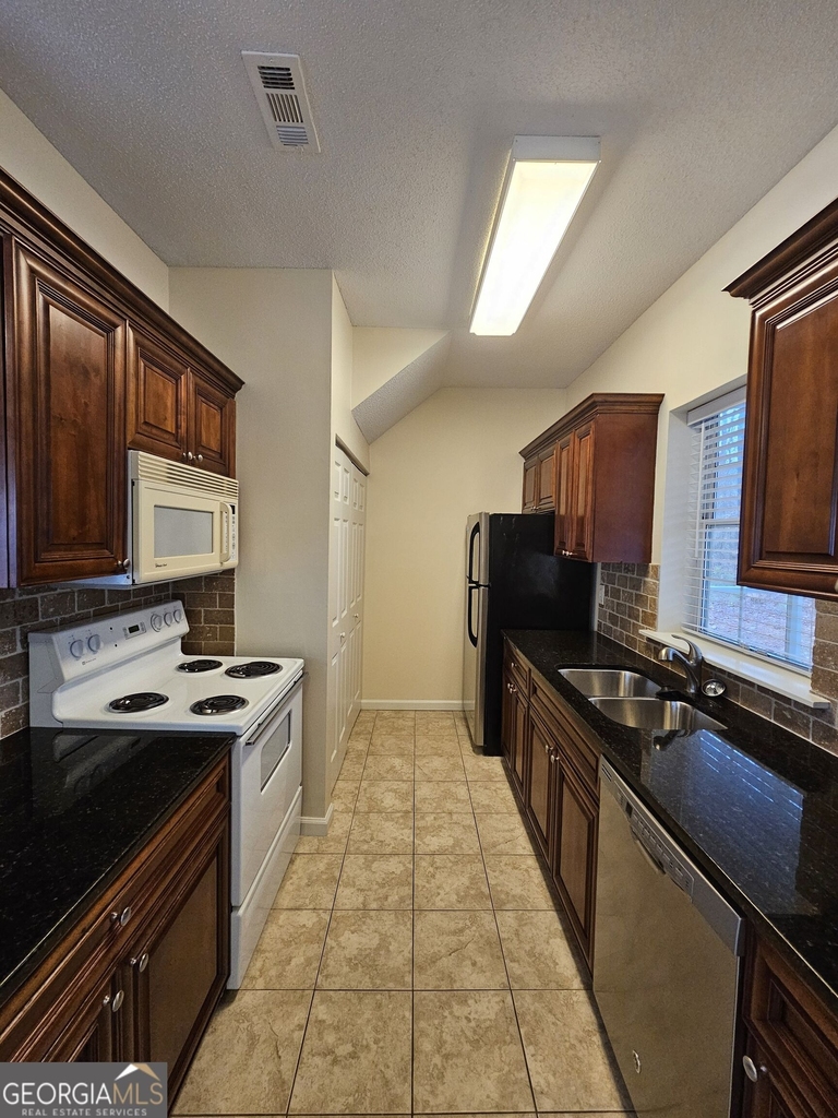 551 N Fairfield Drive - Photo 15