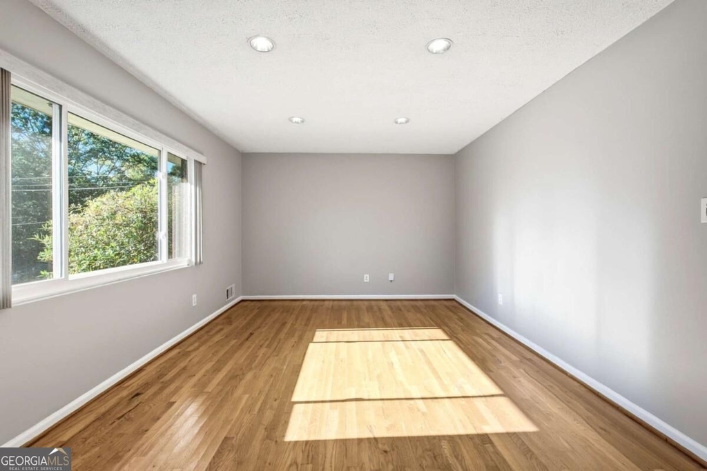 2938 Dover Drive - Photo 4
