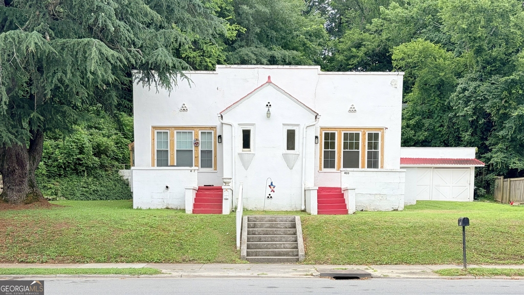 403 E Elm Street - Photo 0