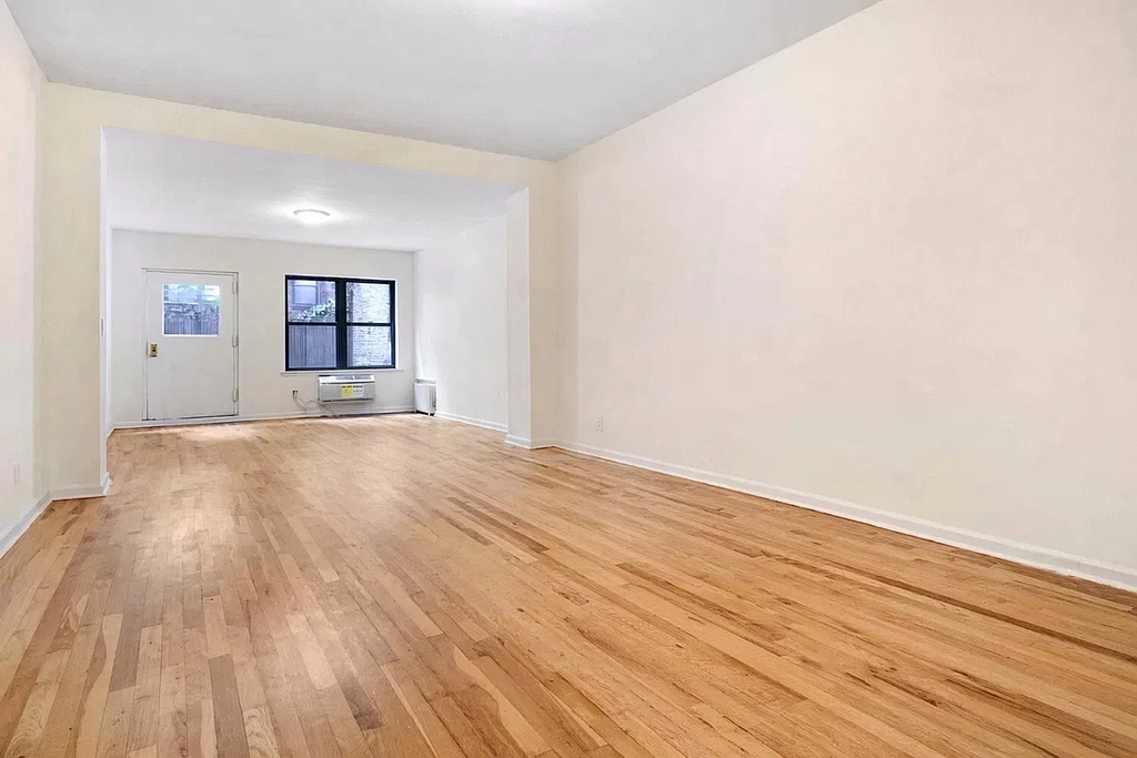 226 East 74th Street - Photo 4