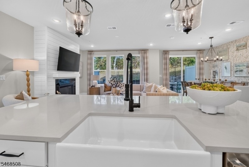 12 Court Ln - Photo 9