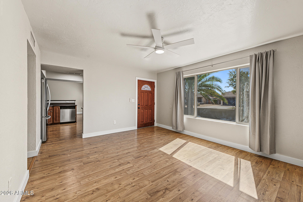 4616 E Voltaire Avenue - Photo 8