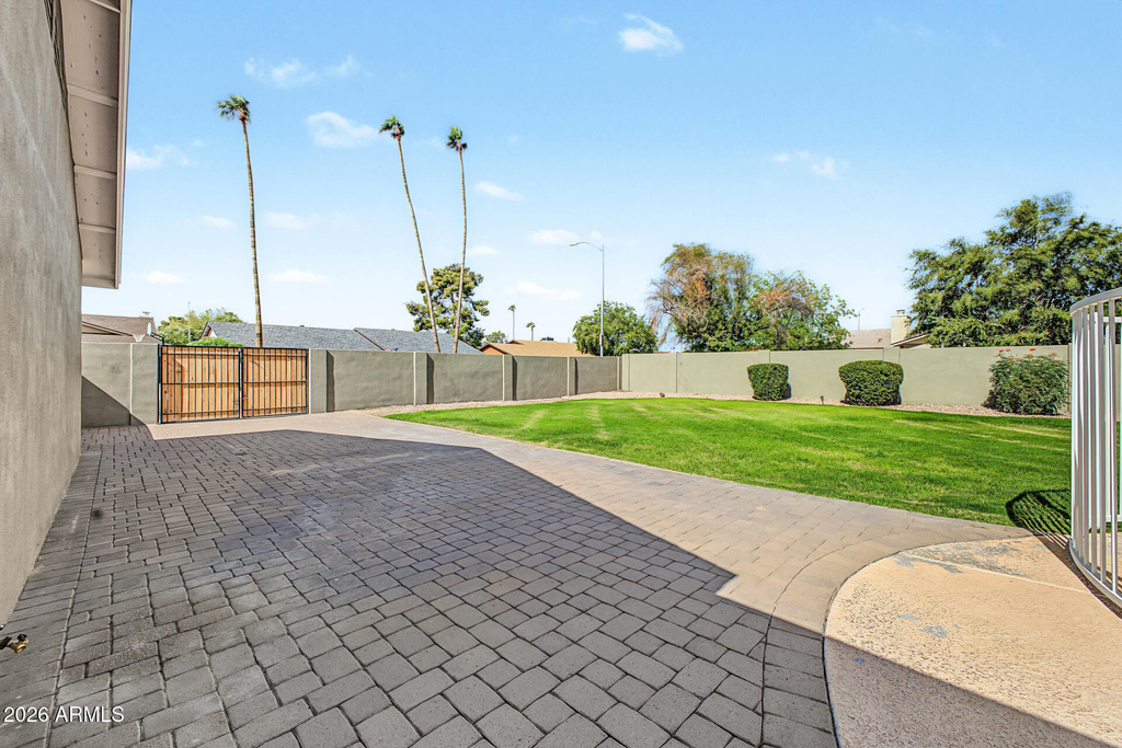 4616 E Voltaire Avenue - Photo 38