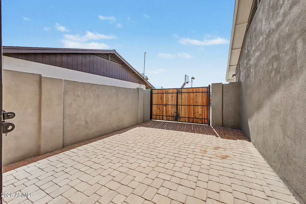 4616 E Voltaire Avenue - Photo 40