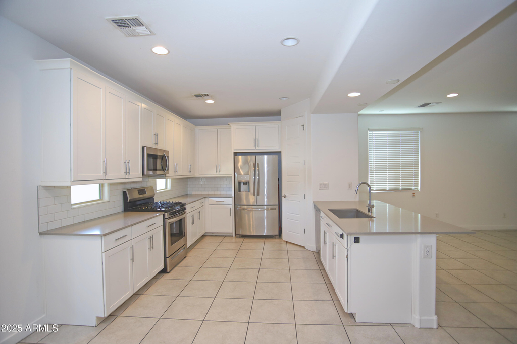 6349 W Raymond Street - Photo 11