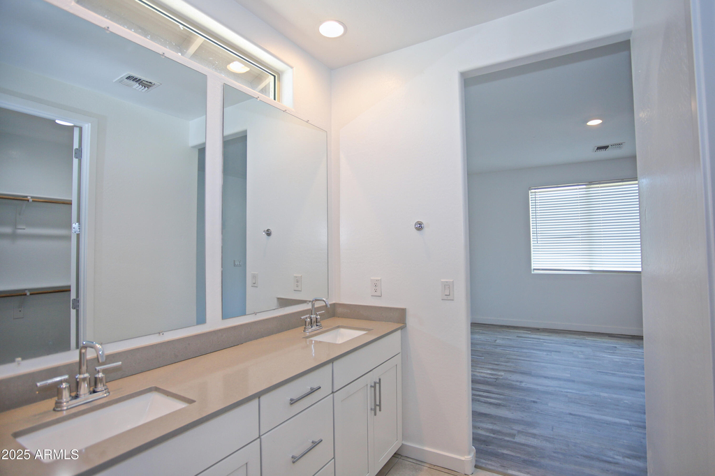 6349 W Raymond Street - Photo 18