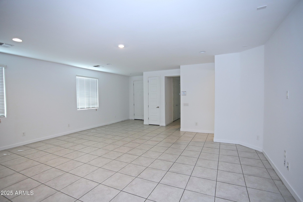 6349 W Raymond Street - Photo 6