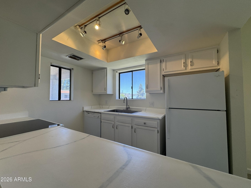 850 S River Drive - Photo 33