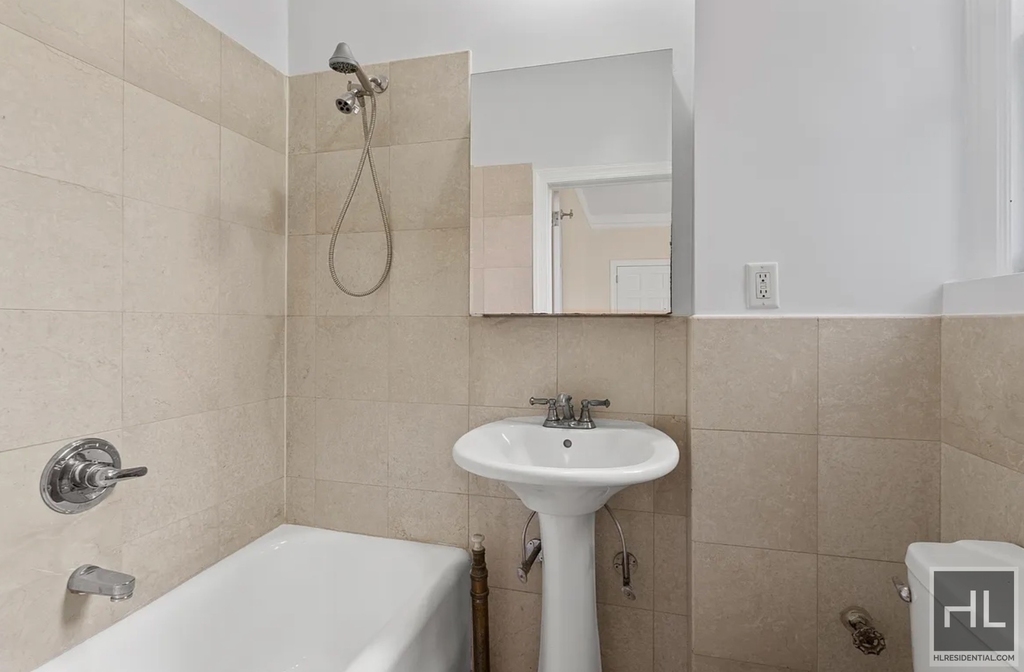West 11th Street - Photo 3