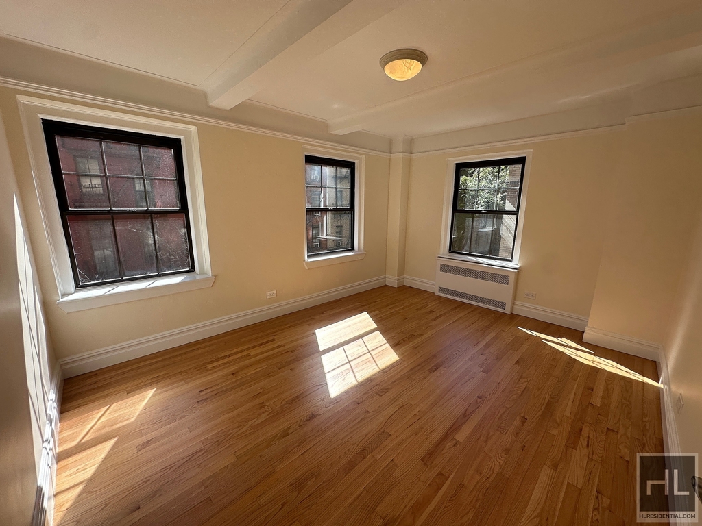 Christopher St - Photo 3
