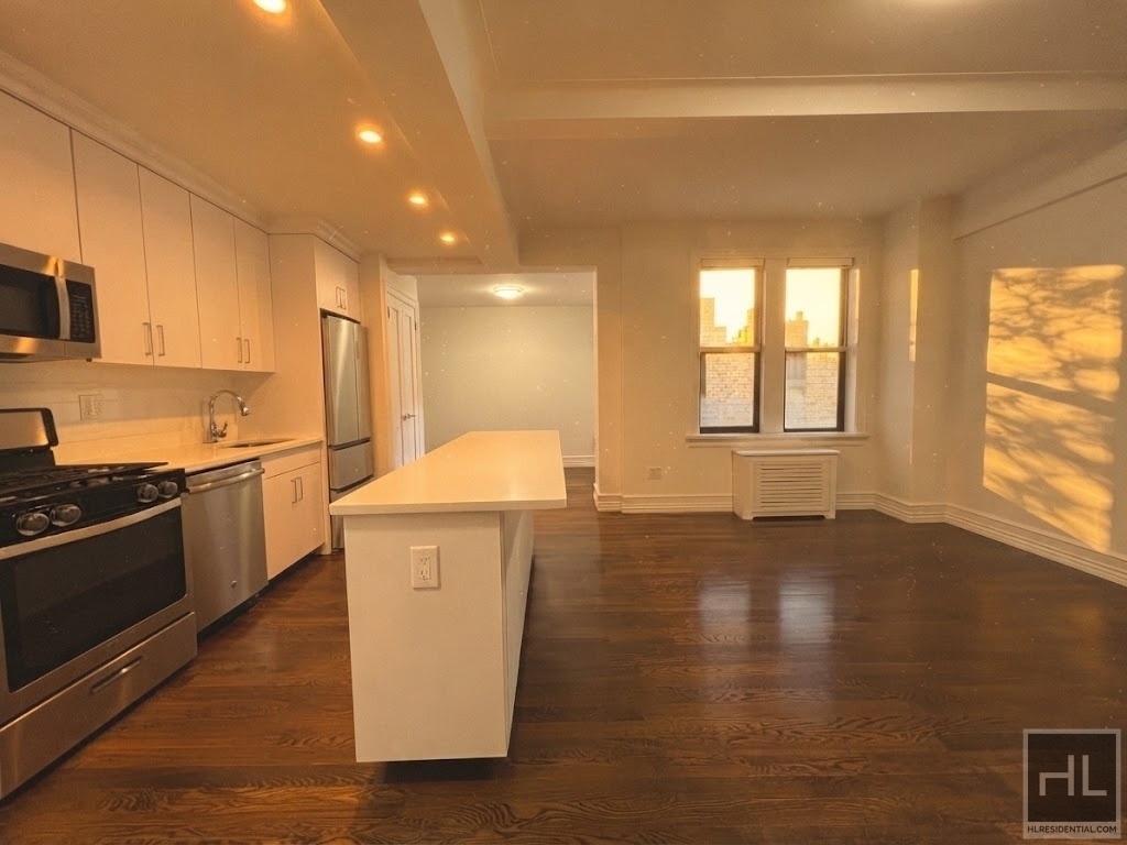 West 68 Street - Photo 0