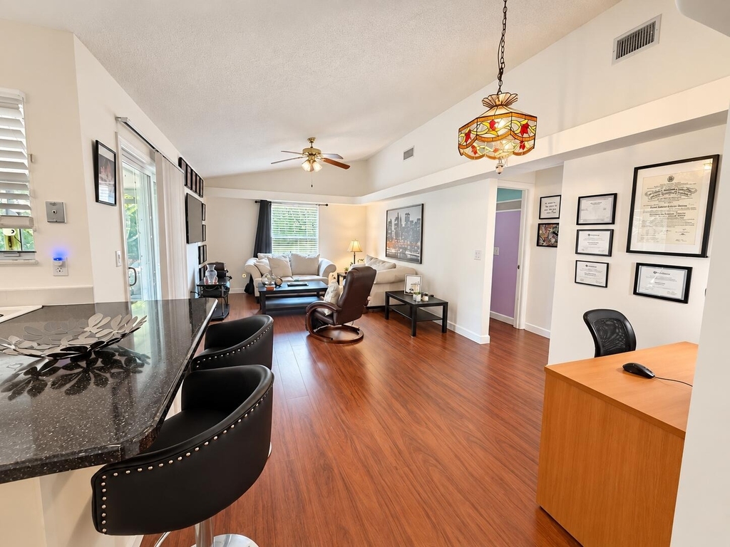 1902 Sw Aladdin Street - Photo 6