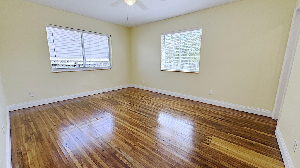 222 Se 2nd Terrace - Photo 18