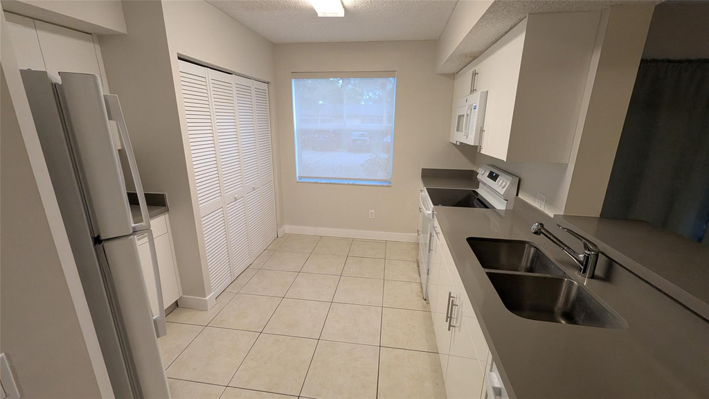 150 Nw 96th Avenue - Photo 10