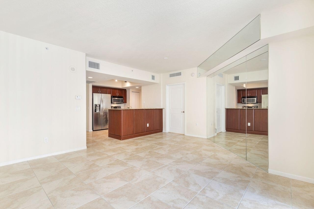 403 S Sapodilla Avenue - Photo 11