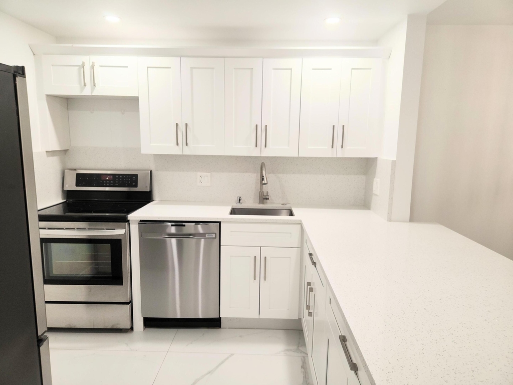14790 Bonaire Boulevard - Photo 1