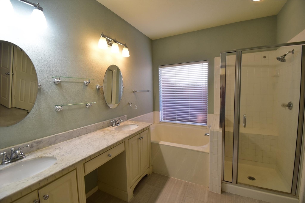 1109 Shadow Lakes Boulevard - Photo 18