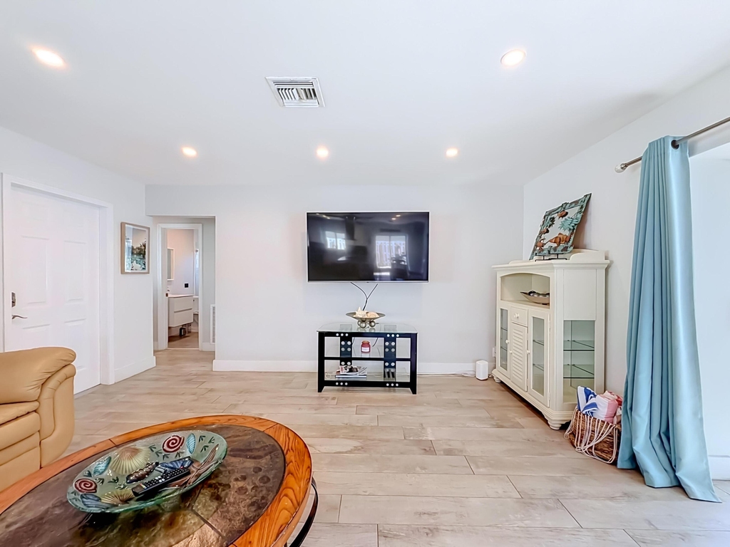 238 Corsair Avenue - Photo 11