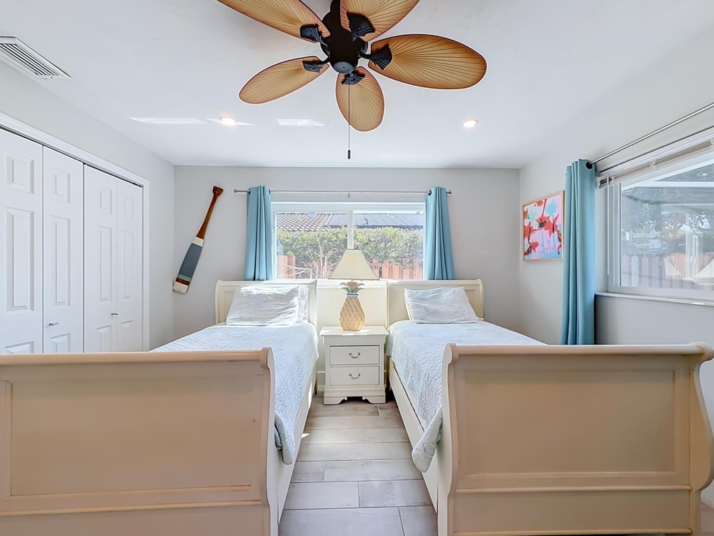 238 Corsair Avenue - Photo 26