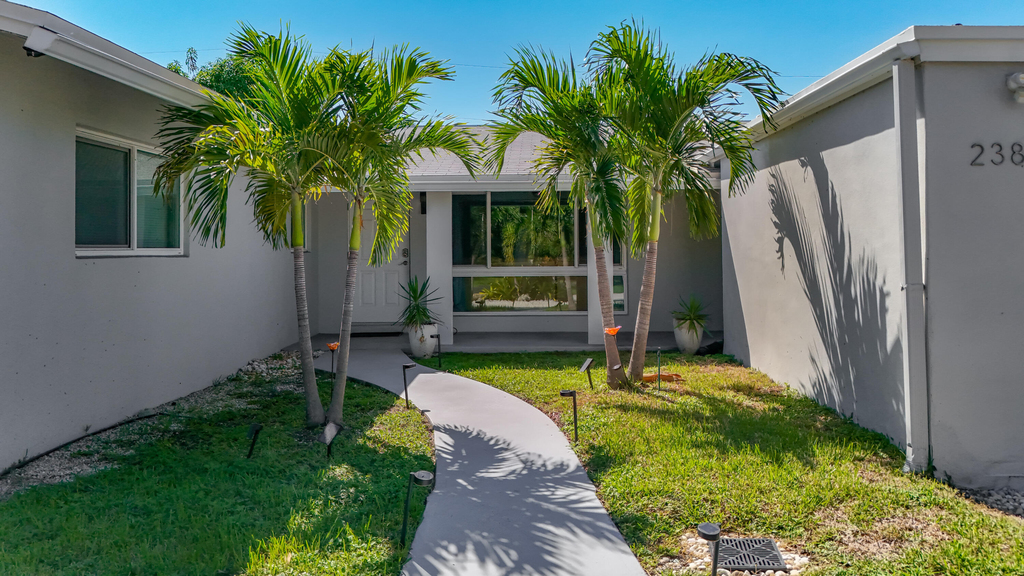 238 Corsair Avenue - Photo 1