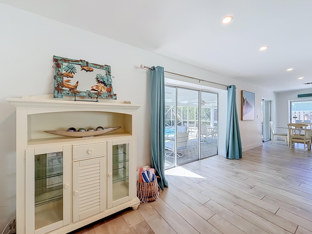 238 Corsair Avenue - Photo 8