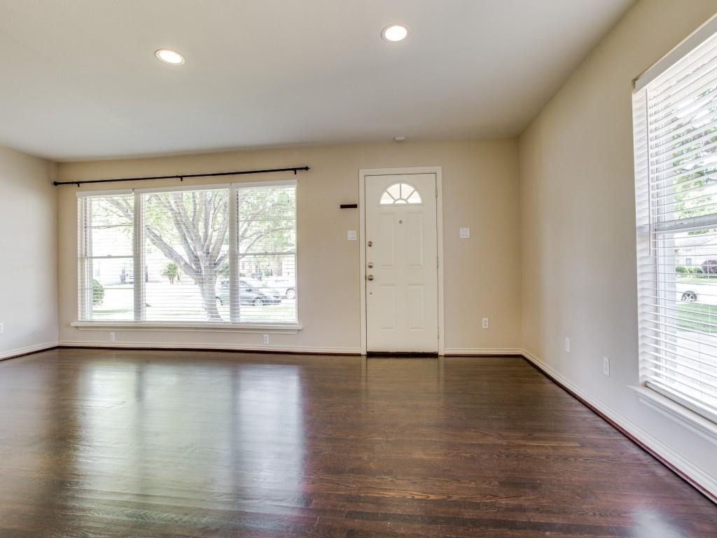 4918 Thrush Street - Photo 3