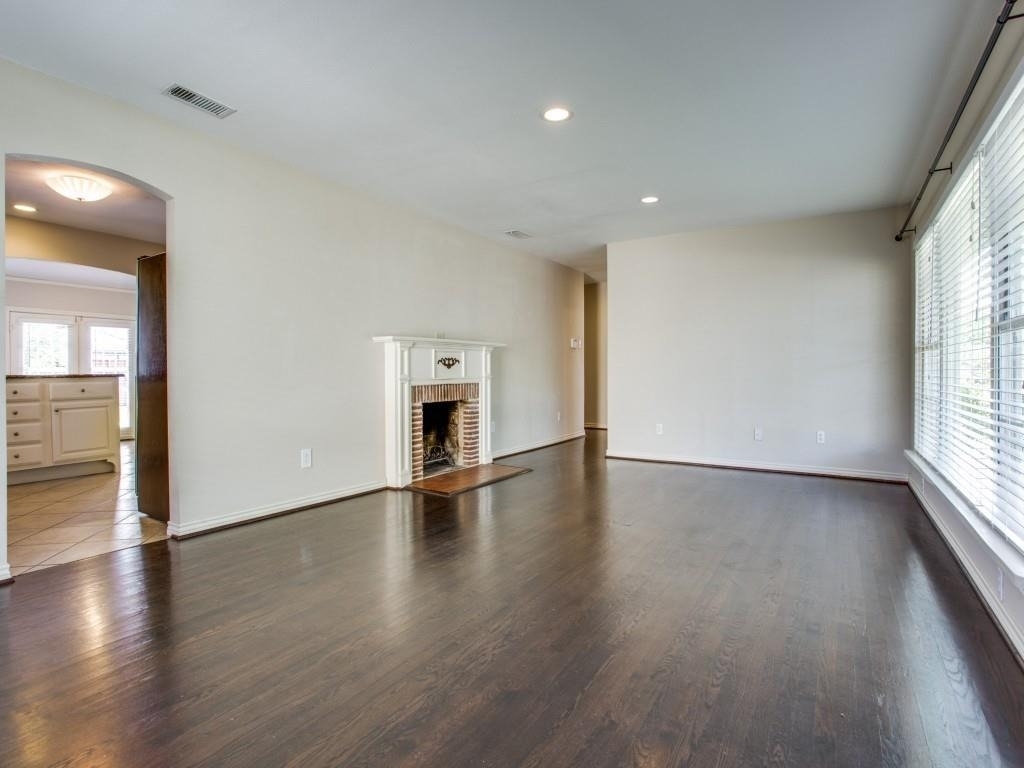 4918 Thrush Street - Photo 4