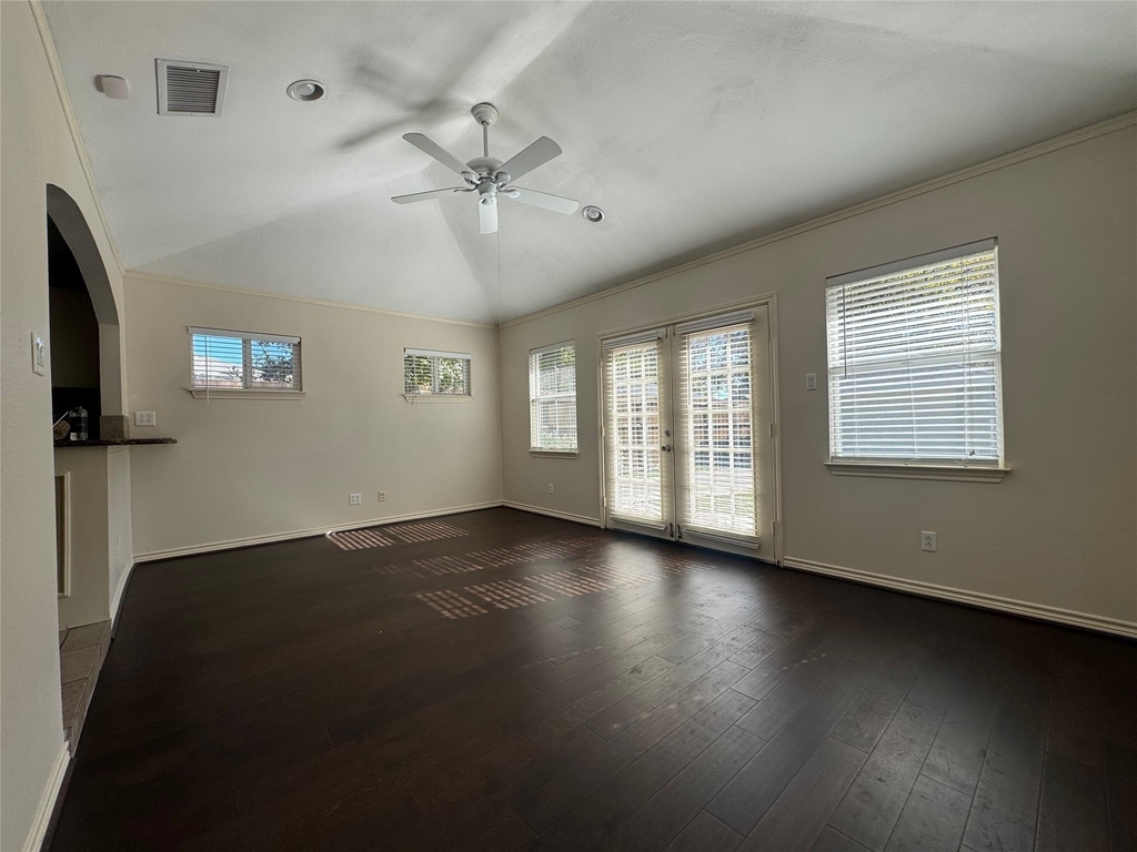 4918 Thrush Street - Photo 11