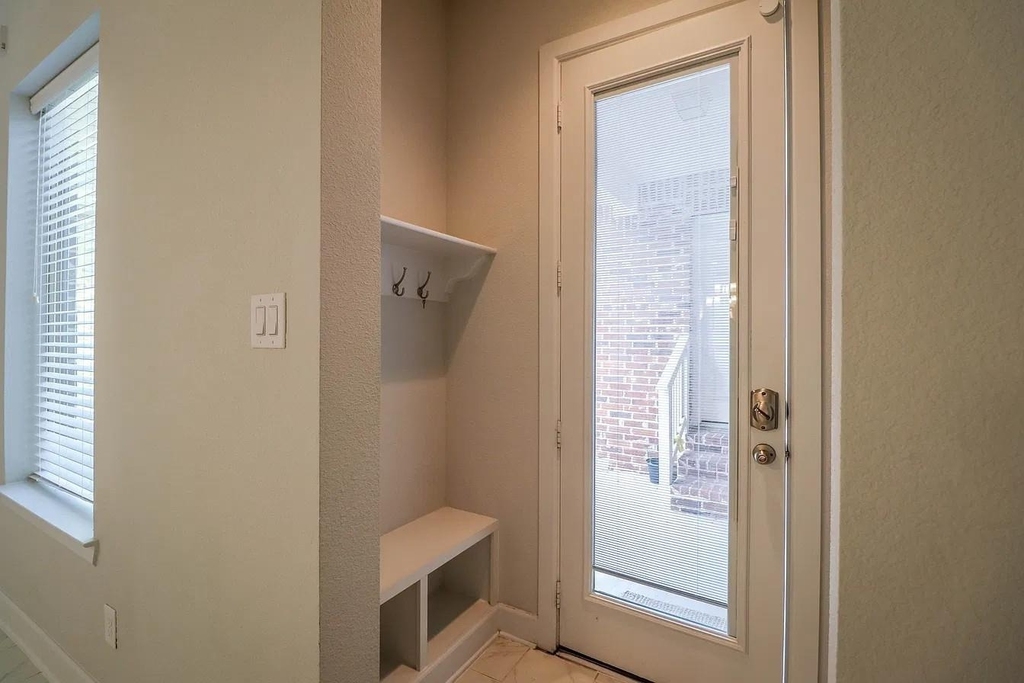 1145 Water Street - Photo 8