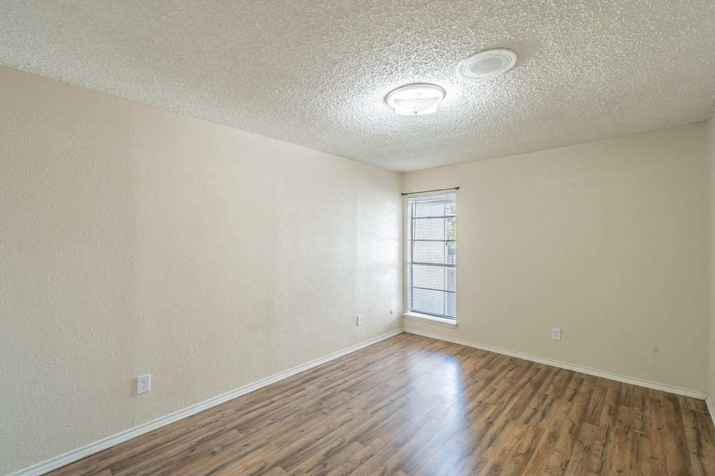 1515 Cherrycrest Street - Photo 18