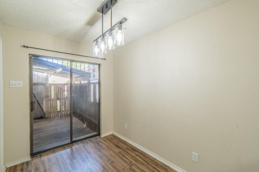 1515 Cherrycrest Street - Photo 9