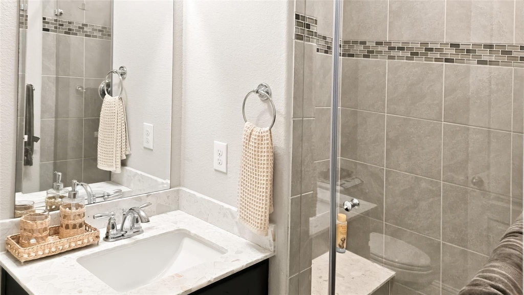 5305 Dallas Red Court - Photo 6