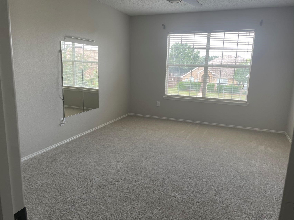 106 N Alder Drive - Photo 6